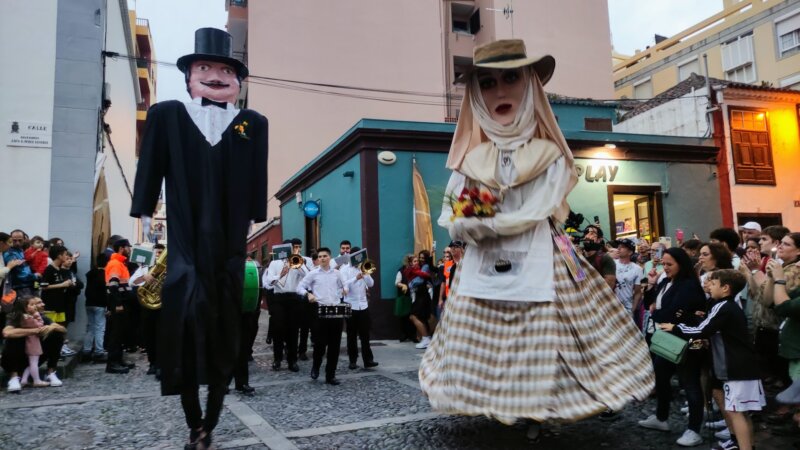 Figuras Festivas De La Palma Se Unen En Pasacalles