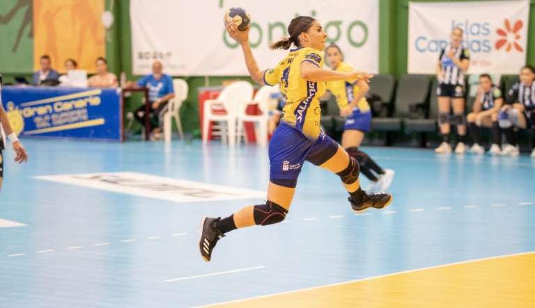 Paula Valdivia renueva con el Rocasa Gran Canaria