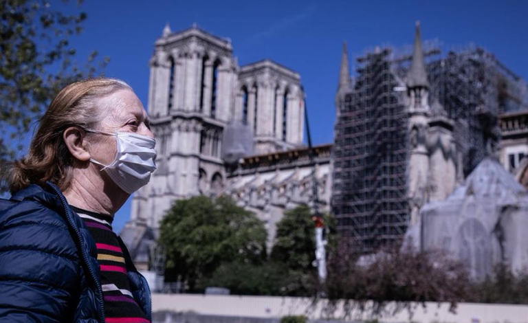 Francia propone una cuarentena «voluntaria» a los viajeros procedentes de fuera de la UE