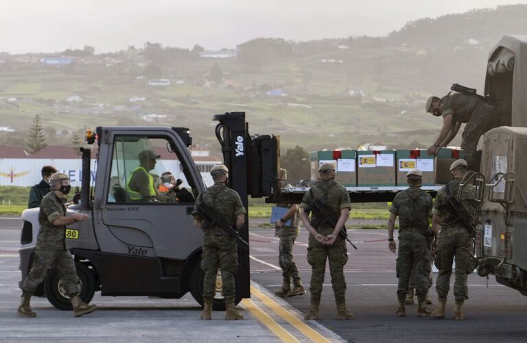 Las Fuerzas Armadas traerán la vacuna por aire a Canarias