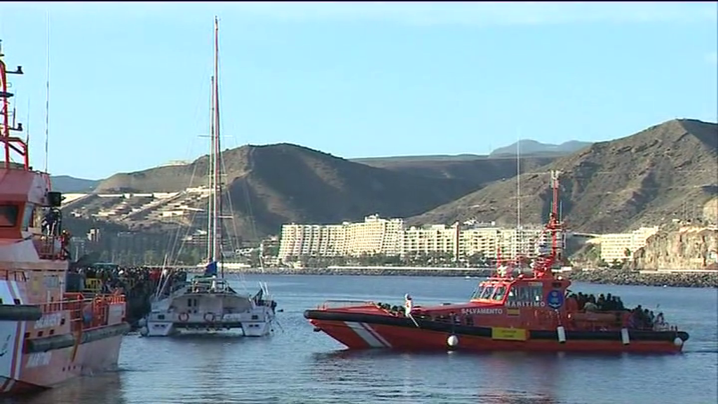 Rescatan a los 33 ocupantes de una patera al sur de Gran Canaria