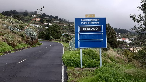 Cierran la carretera del Roque de Los Muchachos por un talud inestable