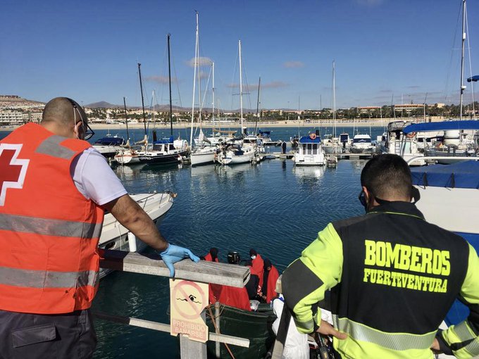 Una patera con 9 migrantes llega por sus propios medios a Fuerteventura