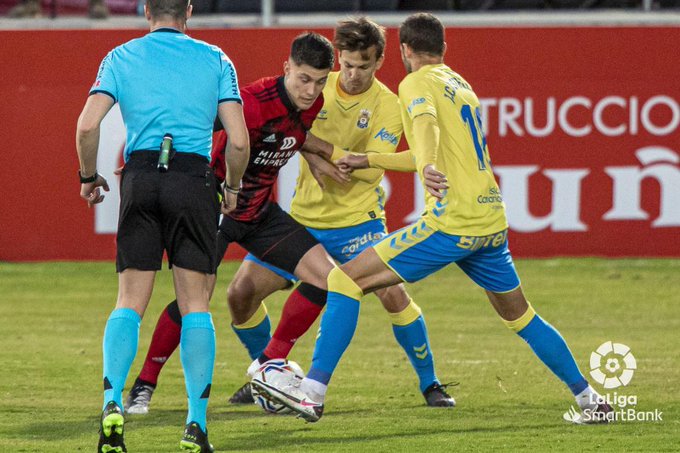 Las Palmas calca el guión habitual en Anduva y suma otra derrota ante el Mirandés (2-0)