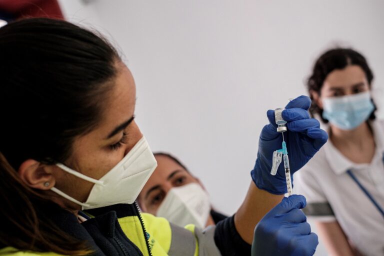 Cuatro fallecidos y 357 contagios de covid en Canarias en las últimas 24 horas