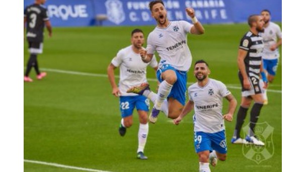 El Tenerife golea al Cartagena y sigue en estado de gracia (3-0)