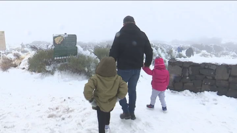 El Teide reabrió los accesos para disfrutar de la nieve