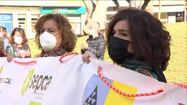 Los empleados públicos prosiguen con sus protestas en las dos capitales canarias