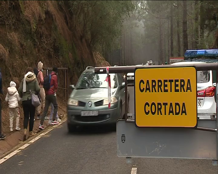 Regulan el tráfico en el Teide para evitar aglomeraciones durante el fin de semana