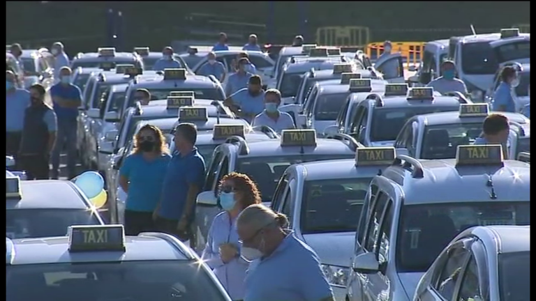 Taxistas de Las Palmas de Gran Canaria se movilizan para poder «autorregularse» ante la crisis