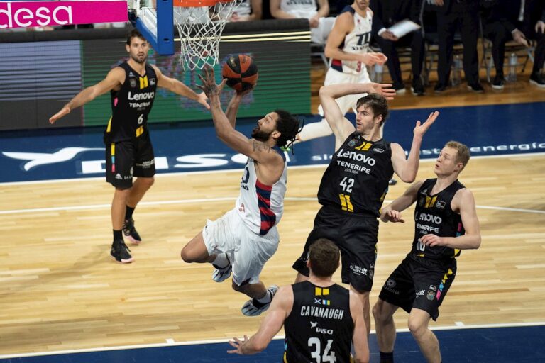 79-81. El Baskonia da caza al Tenerife en la tabla tras un final de infarto