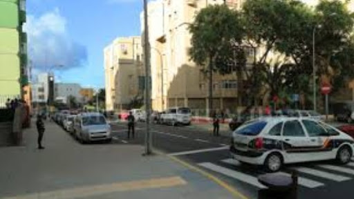 La Policía Local de Las Palmas disuelve una despedida de soltero con nueve personas