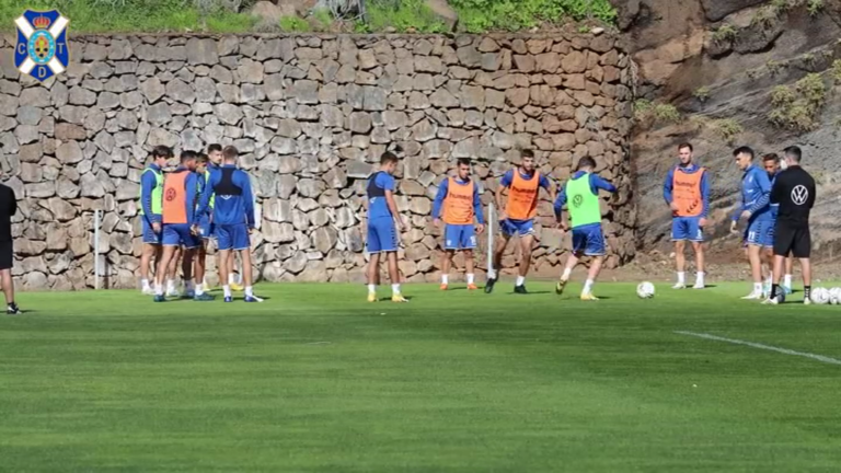 El Tenerife visita Ponferrada con el objetivo de continuar su escalada