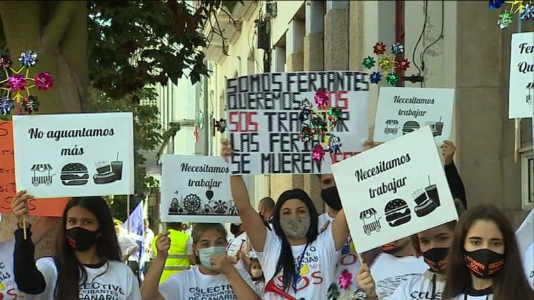 Los feriantes se manifiestan para exigir ayudas ante una situación «insostenible»