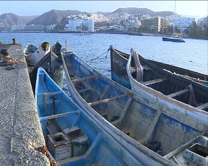 La Autoridad Portuaria de Las Palmas busca una empresa que se encargue de la destrucción de más de 200 pateras