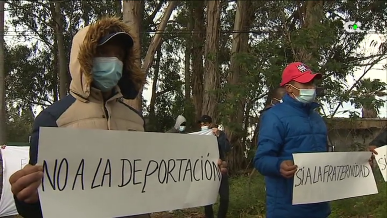 Tensión en el campamento de Las Raíces por la falta de comida