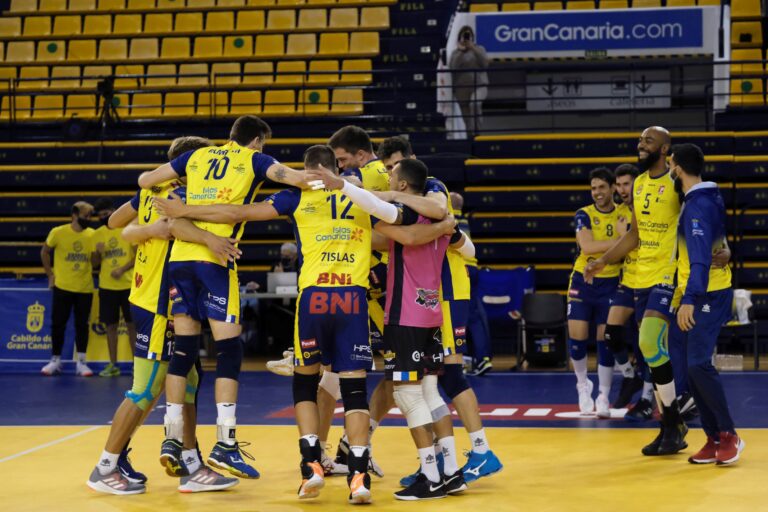 El Club Voleibol Guaguas gana su séptima Copa del Rey en su vuelta a la competición