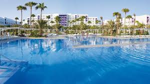 El precio de los hoteles en destinos de costa como Canarias verán la mayor subida en el puente de la Constitución