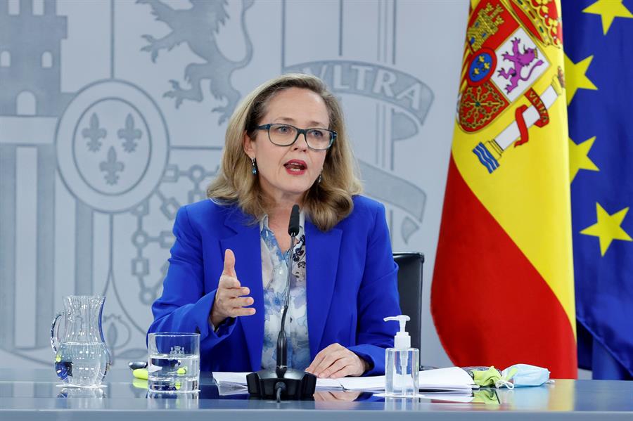 Calviño aboga por retrasar las medidas fiscales hasta la recuperación
