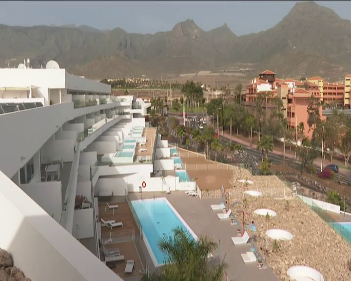 La sexta ola paraliza la compra de reservas hoteleras para enero en Canarias 