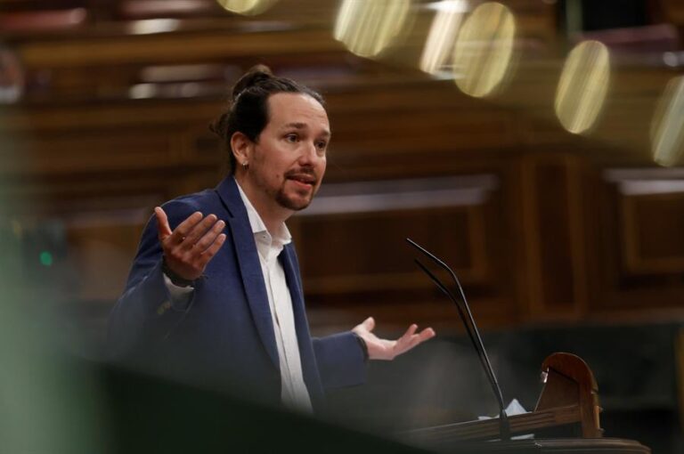 Iglesias deja el Gobierno para presentarse a las elecciones en Madrid