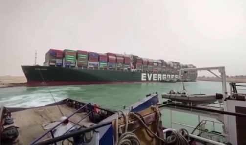 El buque mercante que colapsó el canal de Suez podrá salir de la zona el próximo miércoles