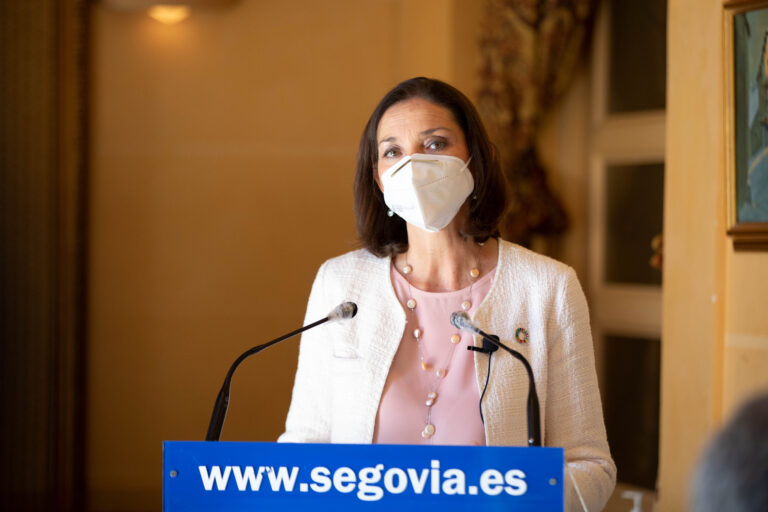 Turismo invertirá 1.900 millones en tres años en destinos sostenibles y afirma que el certificado para viajar estará listo en junio