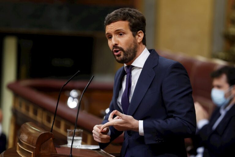 Casado recurre a la economía como ariete contra Sánchez