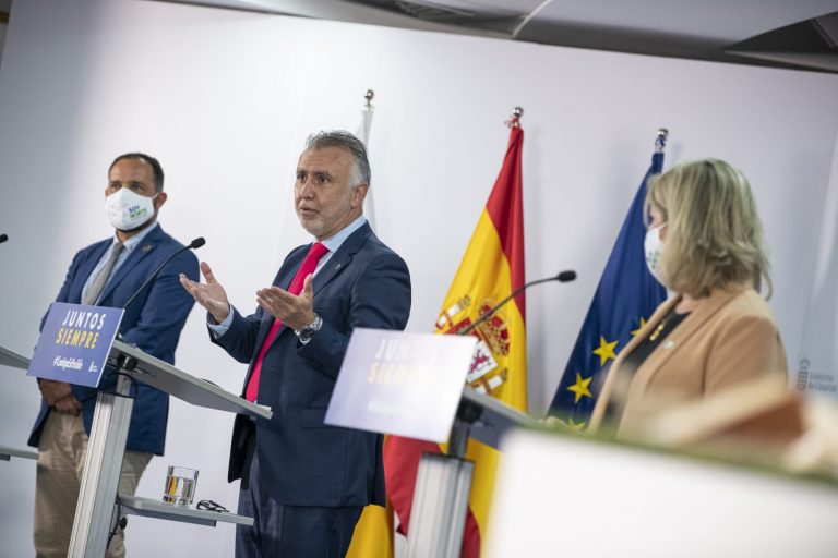 Torres dice que se mantiene el objetivo de tener inmunizada al 70% de la población en verano
