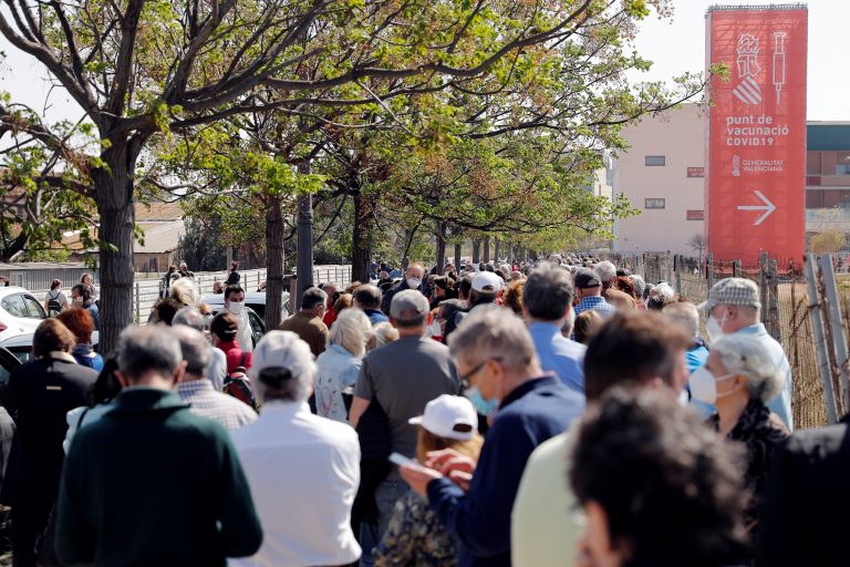 Los contagios siguen subiendo a ritmo lento y constante