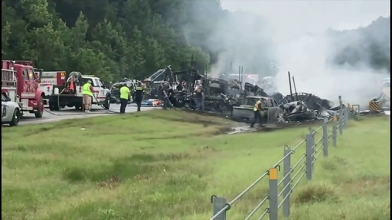 Nueve niños y un adulto muertos en un accidente durante el temporal en Alabama