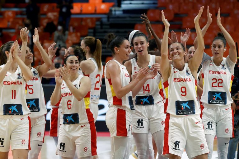 España supera a Montenegro y se coloca en cuartos (78-51)