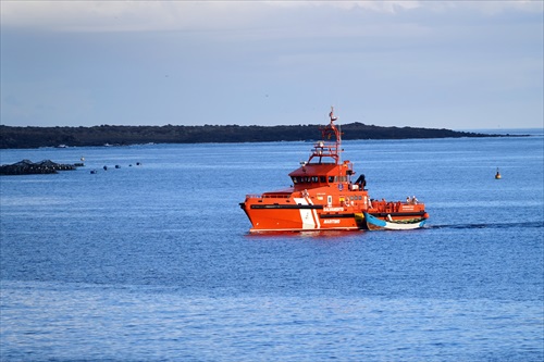 Siete barcas con 298 ocupantes llegan a 5 Canarias en las últimas horas