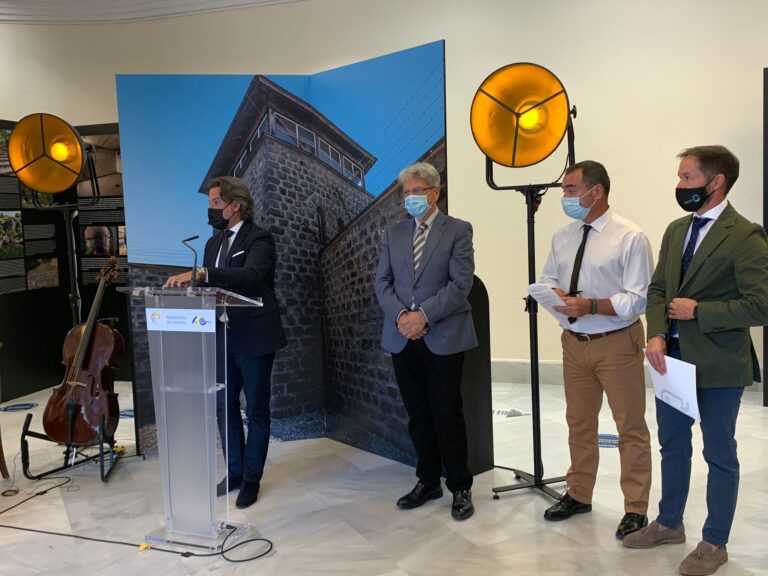 El Parlamento acoge la exposición ‘186 escalones, en memoria de los canarios de Mauthausen