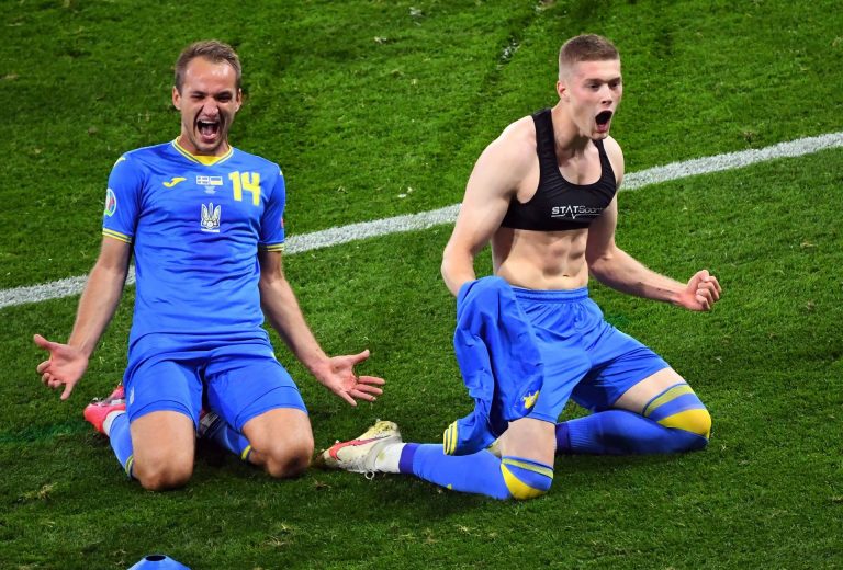 Ucrania se estrenará en cuartos ante Inglaterra (1-2)