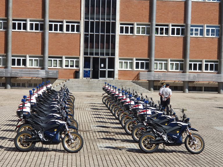 La Policía Nacional incorpora 22 motocicletas eléctricas a su flota de vehículos policiales