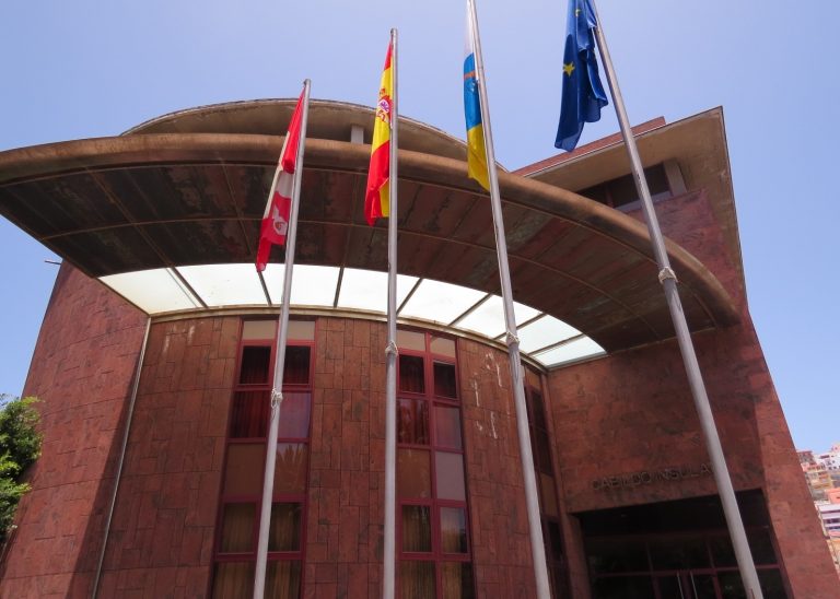 El Cabildo de La Gomera destina 3 millones en incentivos directos a pymes y autónomos de la isla