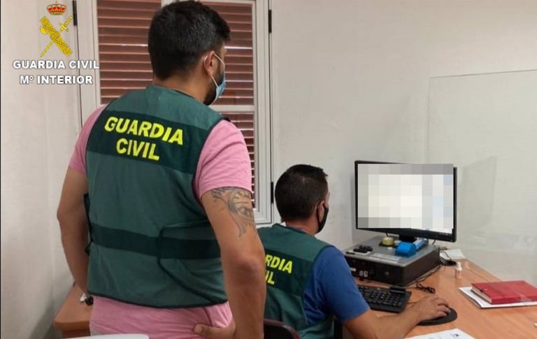 Detenidos dos hombres en Lanzarote por usar la tarjeta bancaria de un familiar para gastar 1.700 euros