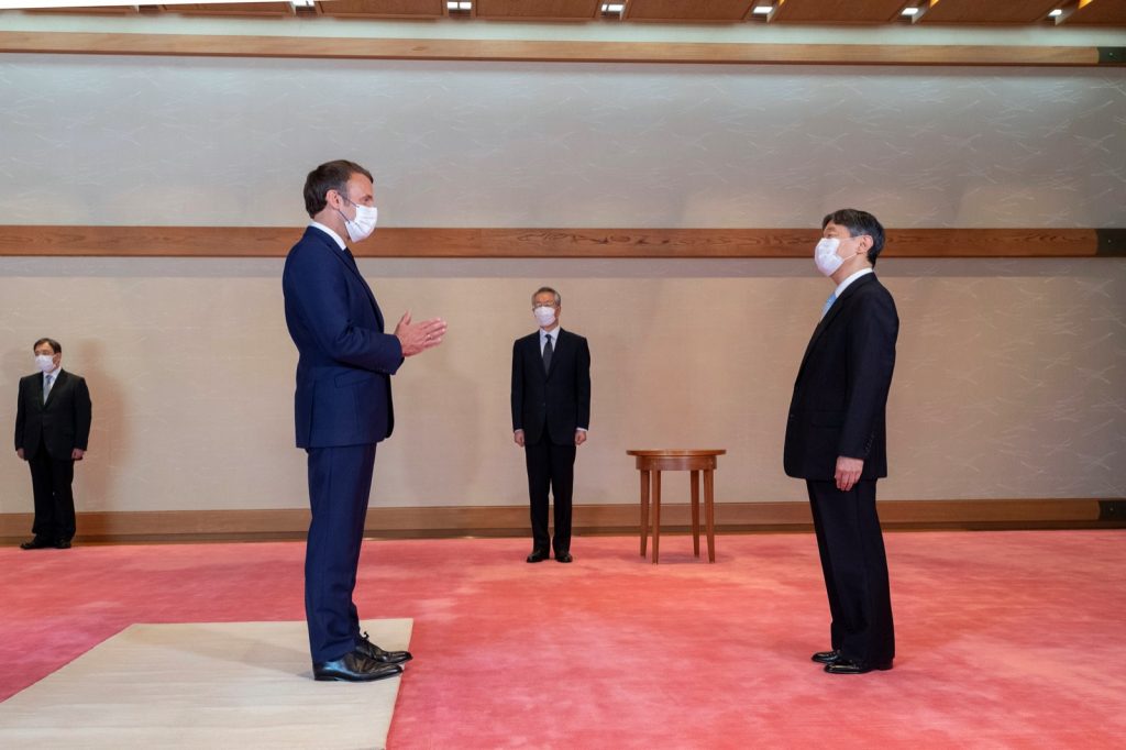 Macron y el emperador de Japón en Tokio 2020