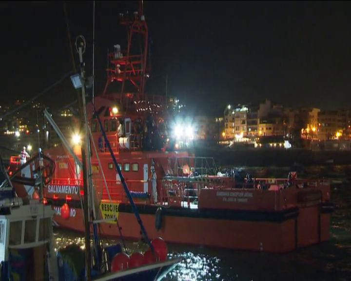 Rescatan a 55 personas a bordo de una patera rumbo a Lanzarote