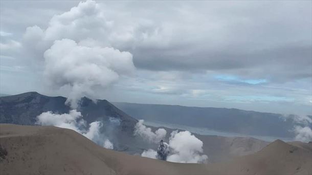 Miles de personas evacuadas por la erupción del volcán Taal, el segundo más activo de Filipinas