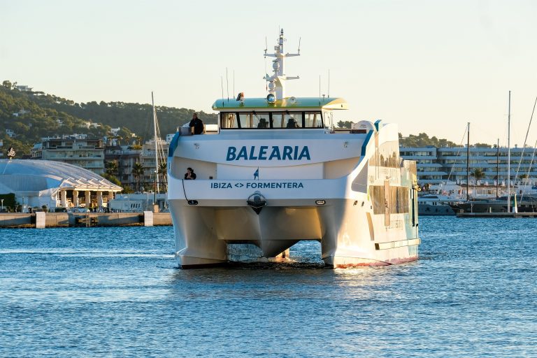Cerrados los puertos de Ibiza y de Formentera por las fuertes rachas de viento