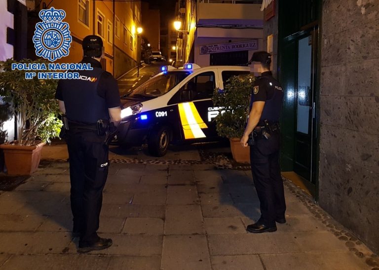 Desalojan a 21 personas de una fiesta ilegal en un garaje en la que había además 10 menores