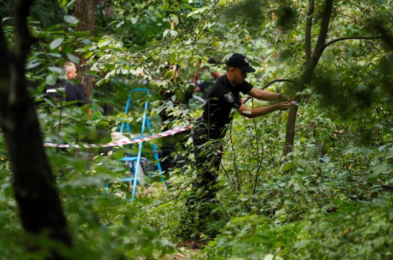 Hallan muerto en un parque de Ucrania al activista bielorruso Vitali Shishov