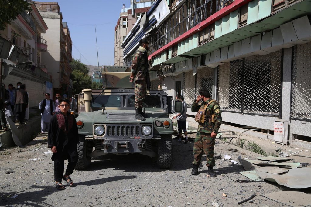 Un cohete impacta contra un edificio de Kabul próximo al aeropuerto