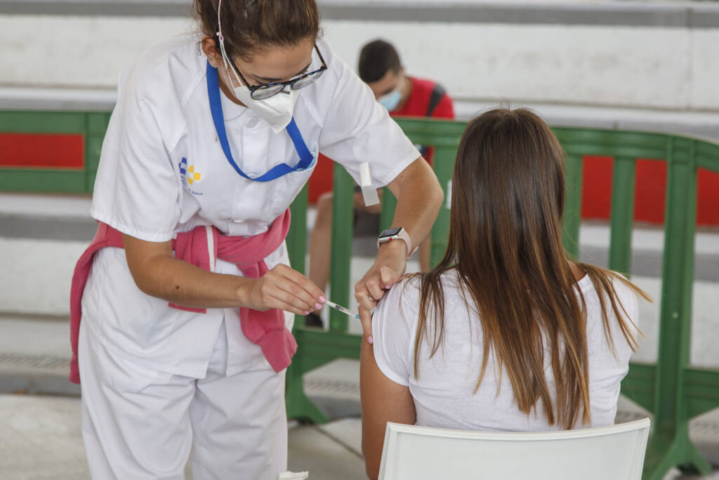 Sanidad reordena los puntos de vacunación en Tenerife