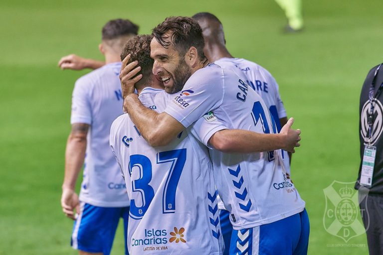 Carlos Ruiz, ante el reto de ser el más veterano en la historia del club