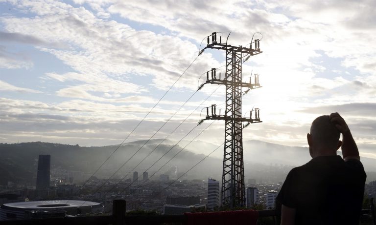 Endesa Pone en marcha un plan especial de atención y medidas urgentes para la población de La Palma