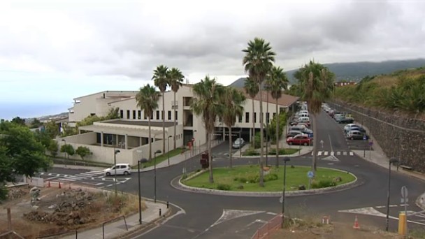 El Hospital de La Palma retoma las consultas externas y cirugía suspendidas por la erupción