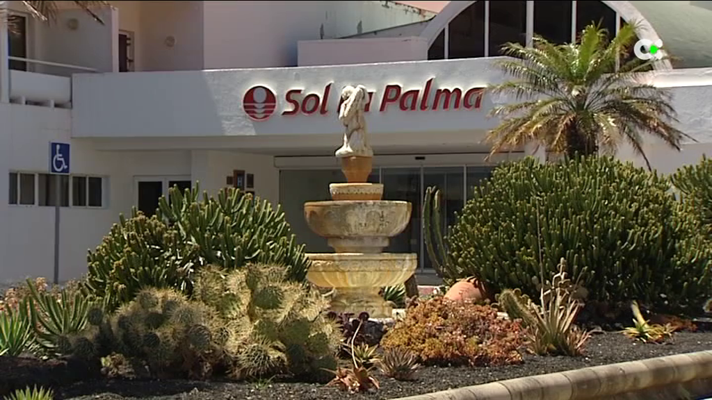Desalojan el hotel Sol La Palma de Puerto Naos por precaución
